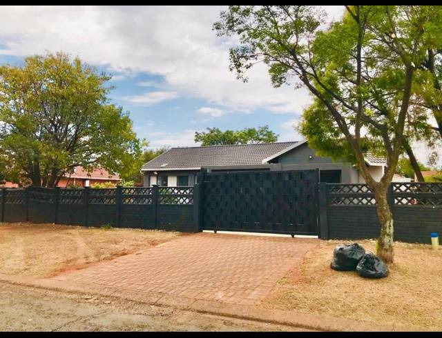3 BEDROOM HOUSE FOR SALE IN DAWN PARK